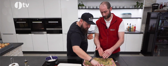Vaření s Honzou Krobem: Porchetta s polentovou kaší